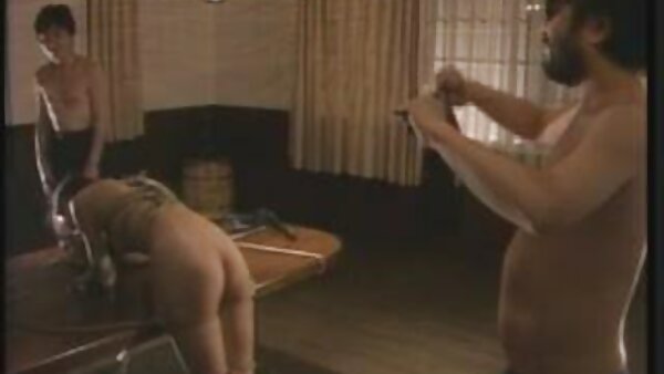 Die schwarze Dirne Kandie Monae reife sex filme ist begierig auf den großen weißen Schwanz eines versauten Fremden